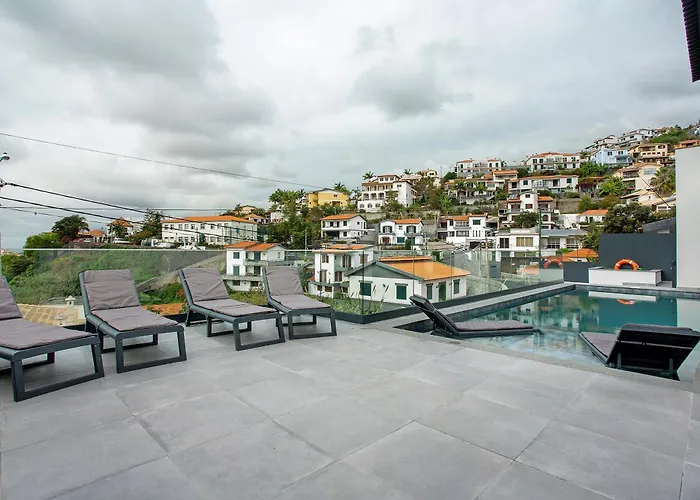 Angela Φουνκάλ